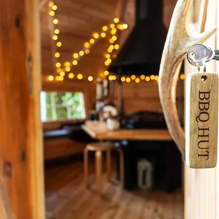 Scenery Hill Hideaways The Coach House Charming Retreat With Jacuzzi And Bbq Hut Near The Lake District Workington Exterior photo