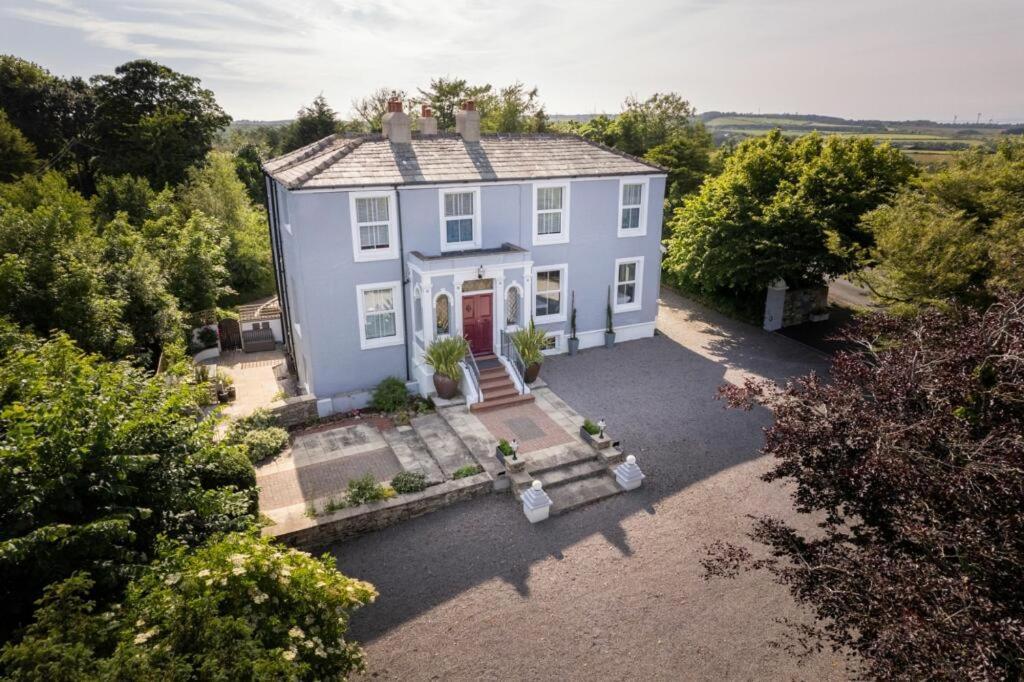 Scenery Hill Hideaways The Coach House Charming Retreat With Jacuzzi And Bbq Hut Near The District Workington