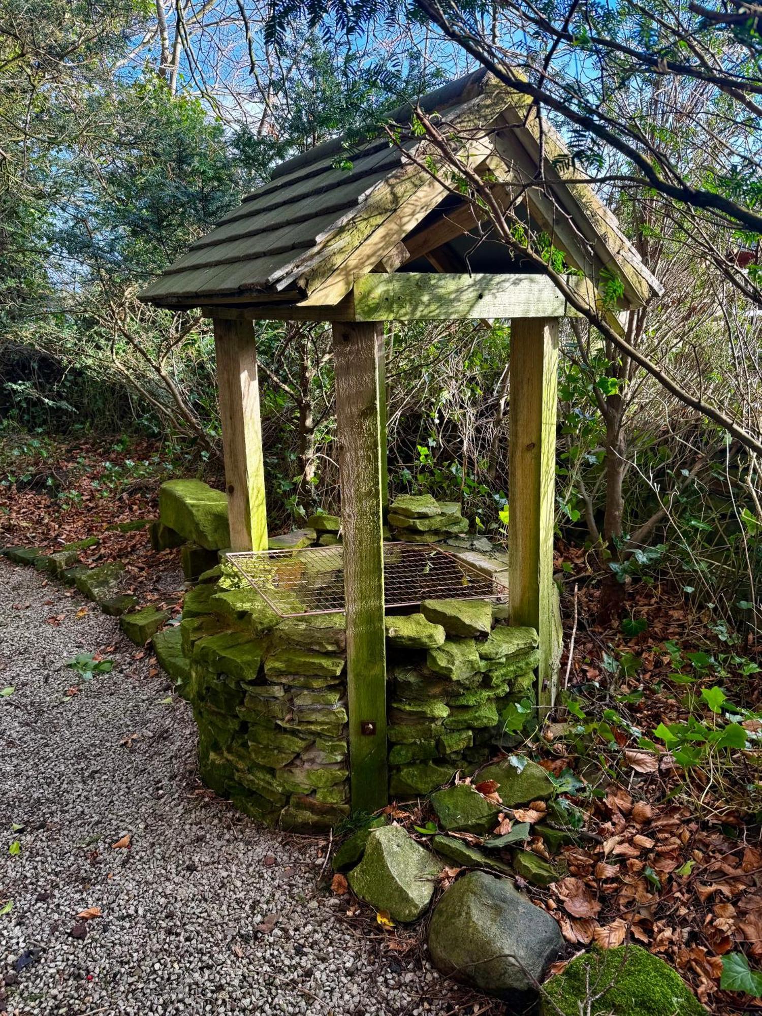 Scenery Hill Hideaways The Coach House Charming Retreat With Jacuzzi And Bbq Hut Near The District Workington