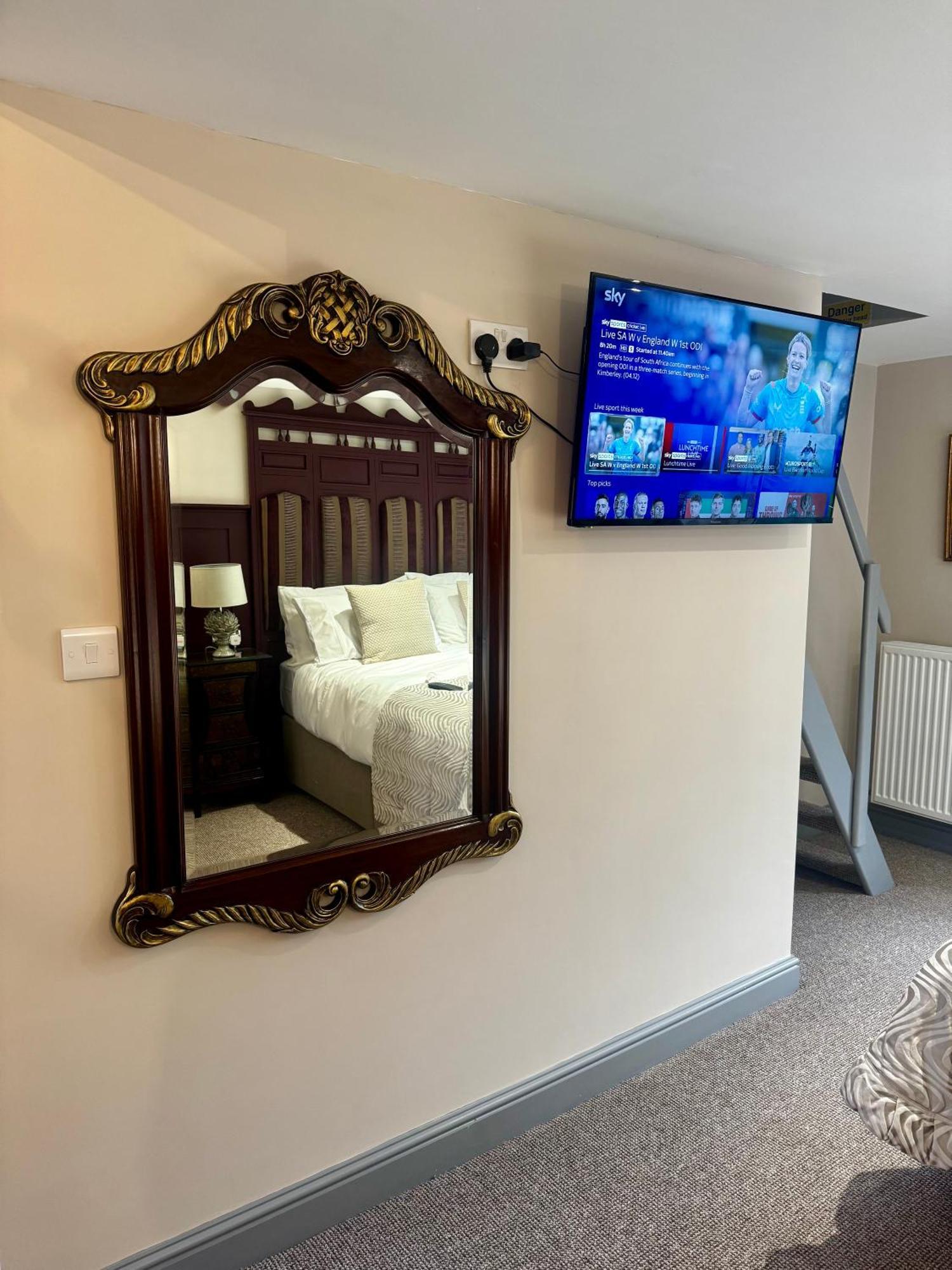 Holiday home Scenery Hill Hideaways The Coach House Charming Retreat With Jacuzzi And Bbq Hut Near The District