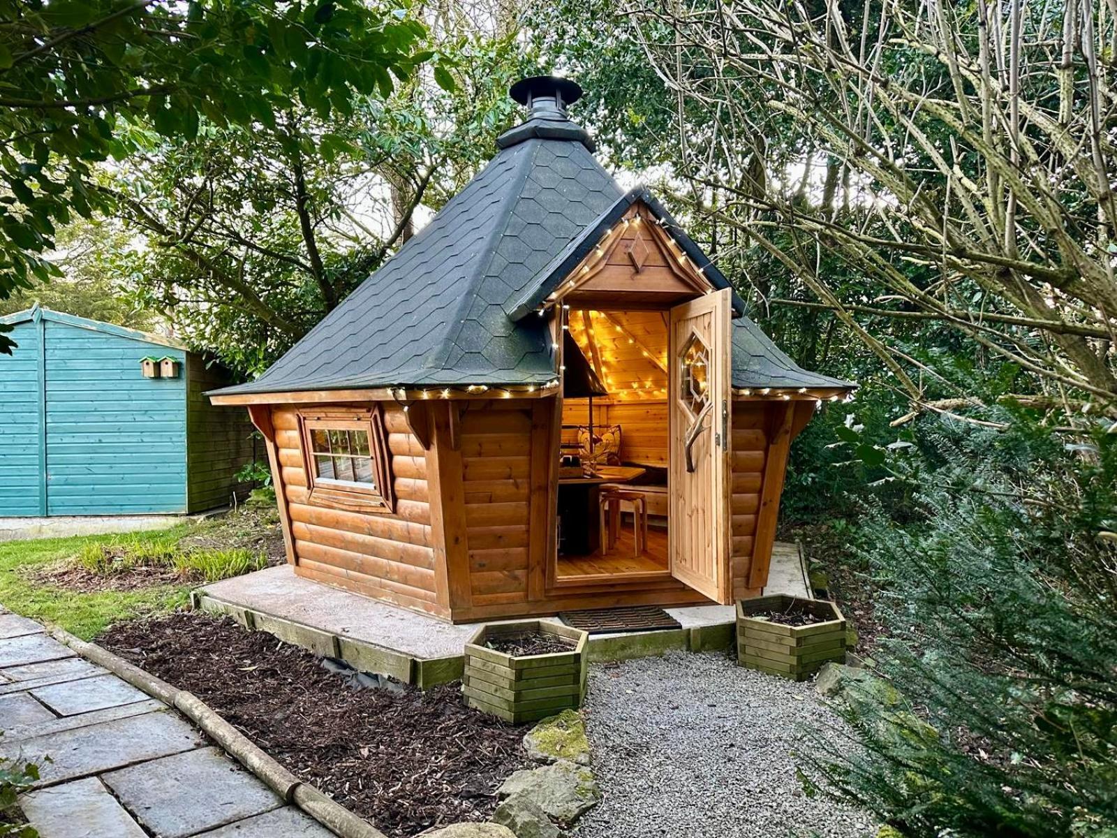 Scenery Hill Hideaways The Coach House Charming Retreat With Jacuzzi And Bbq Hut Near The District * Workington
