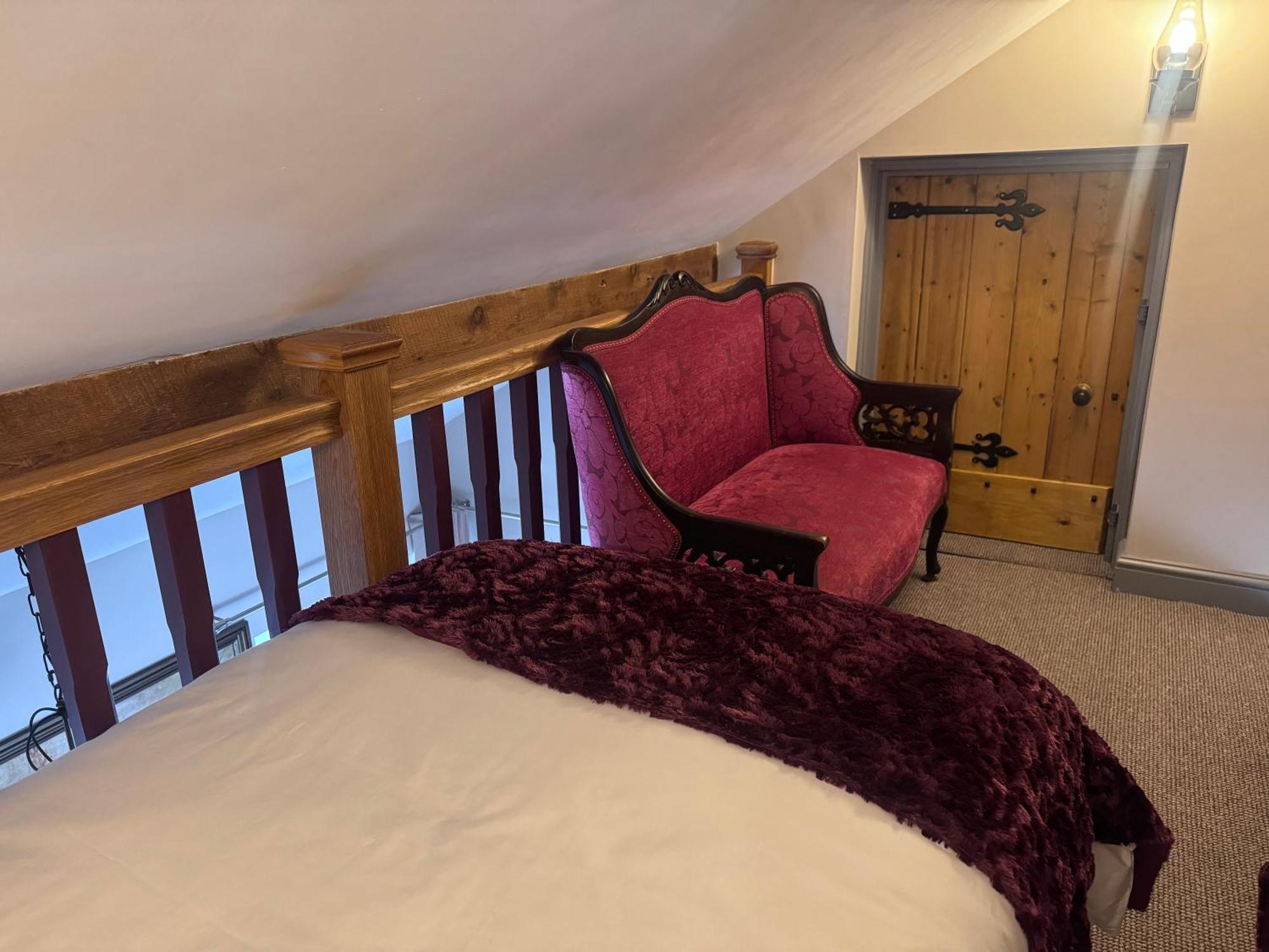 Scenery Hill Hideaways The Coach House Charming Retreat With Jacuzzi And Bbq Hut Near The District Holiday home *