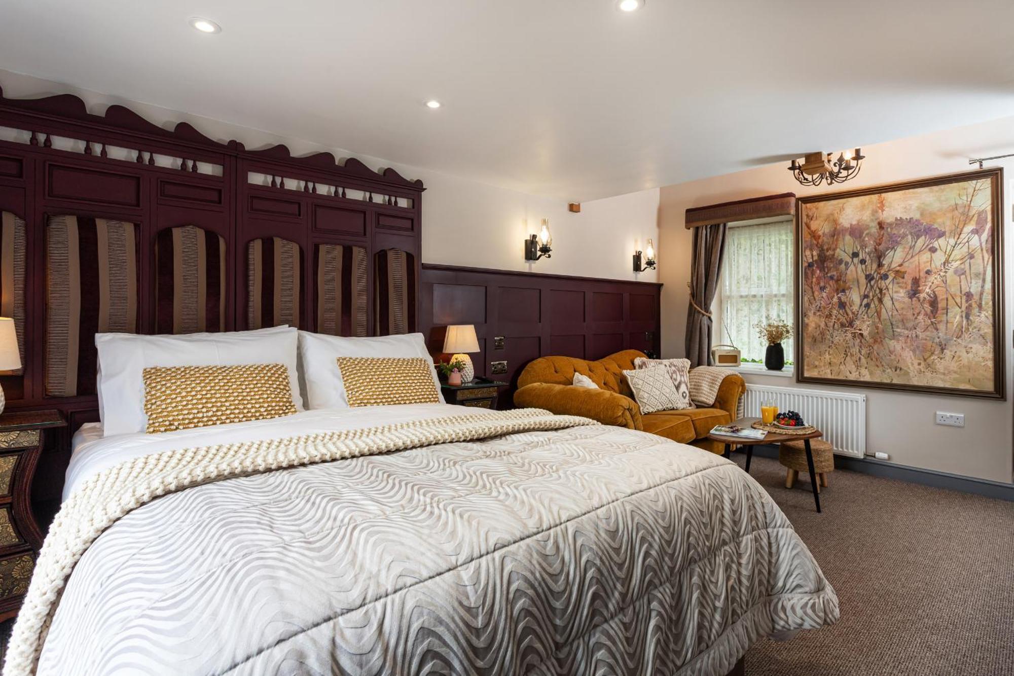 Scenery Hill Hideaways The Coach House Charming Retreat With Jacuzzi And Bbq Hut Near The District Workington