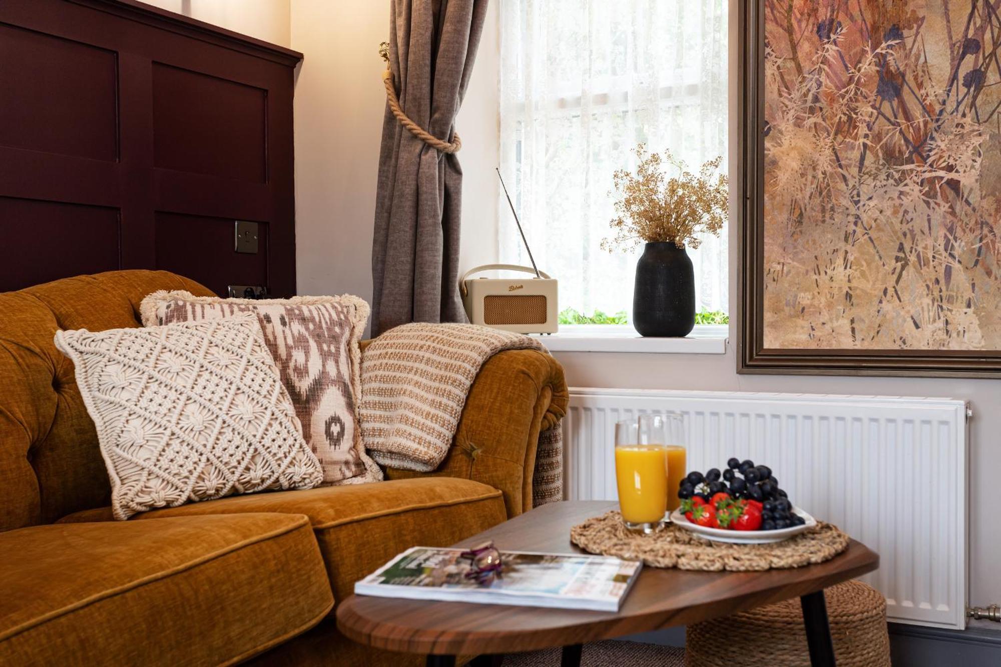 Holiday home Scenery Hill Hideaways The Coach House Charming Retreat With Jacuzzi And Bbq Hut Near The District Workington